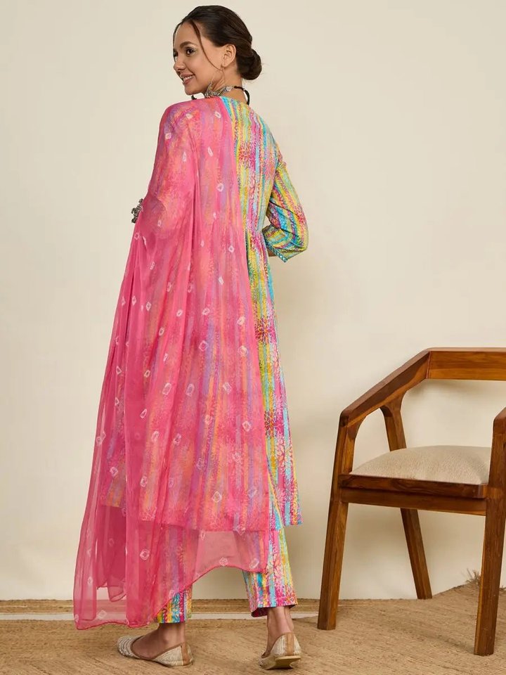 WineRed Women Printed Ruched Yoke Flare Kurta, Pant & Dupatta Set — image 5